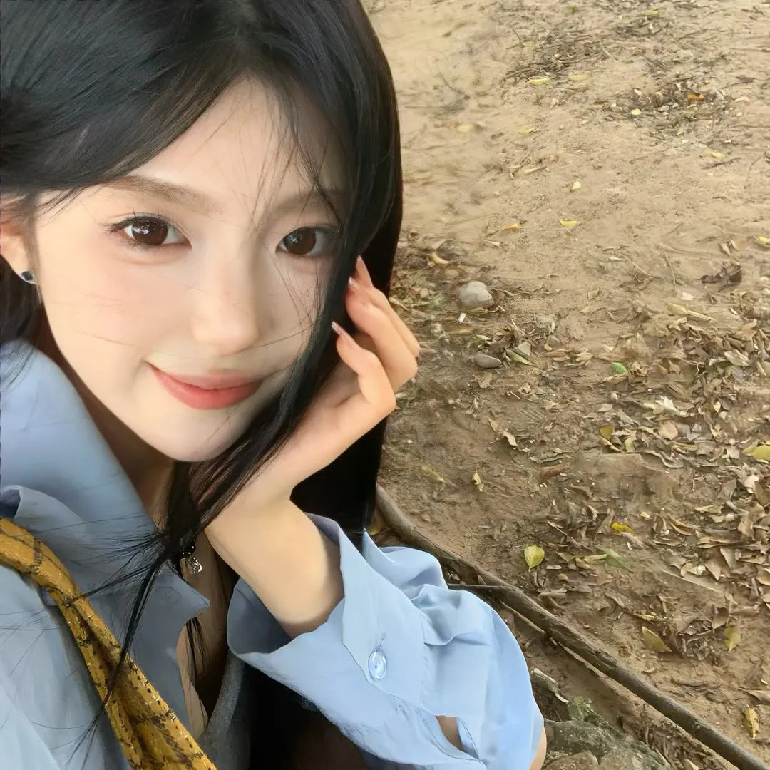 飘动的红丝带